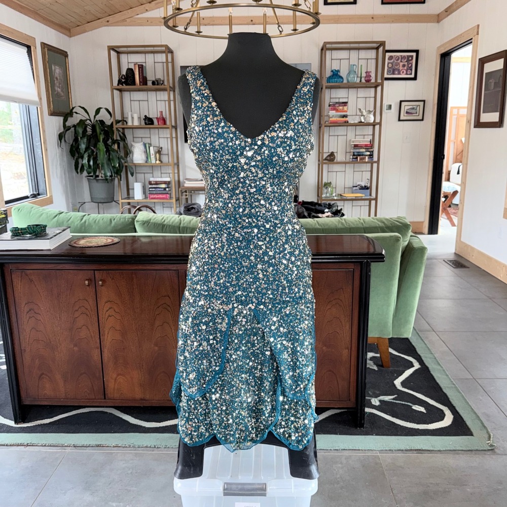 Mac‎ Duggal Couture 100% Silk Sequin Mini Dress - Teal & Gold Scalloped - Size 6